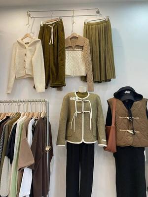 想開一家服裝店但是又沒經(jīng)驗(yàn)怎么辦?揭秘創(chuàng)業(yè)機(jī)會與好處,助你零經(jīng)驗(yàn)也能開店成功!